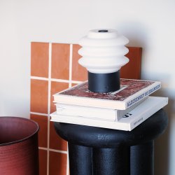 DIVA LED table lamp with black base