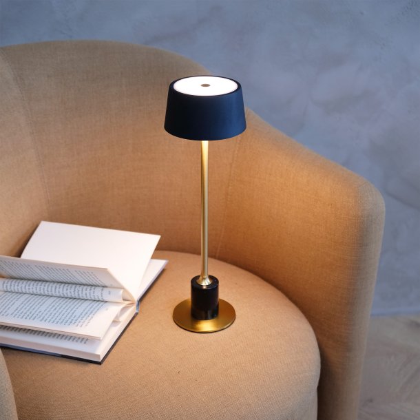 Yoyo rechargeable table lamp 