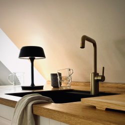 Valencia LED bordlampe sort