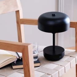 Haipot sort LED genopladelig bordlampe
