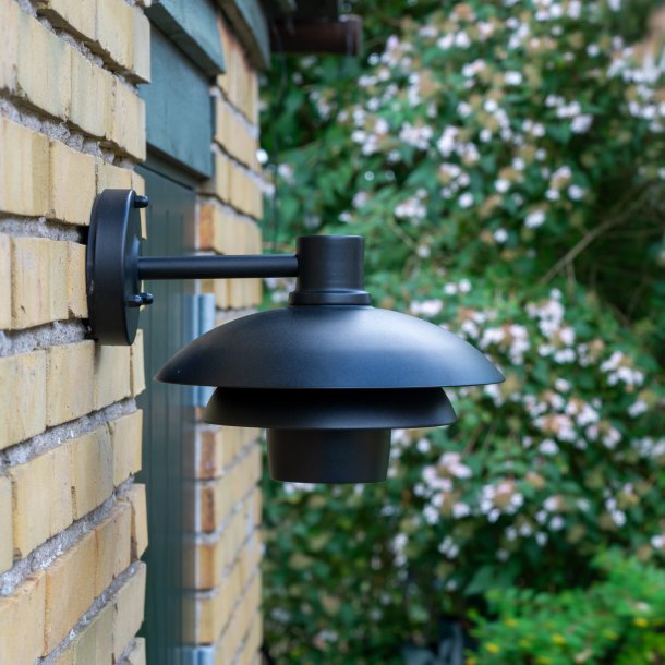 Morph outdoor wall lamp D24