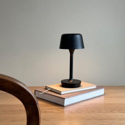 FLOW sort LED bordlampe