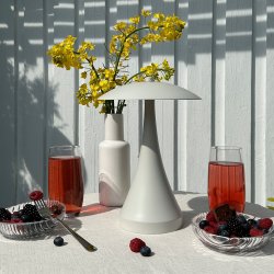 Vienna LED mat hvid bordlampe