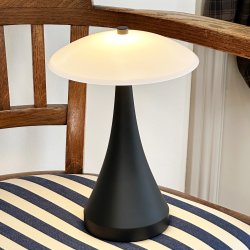 Vienna Special Edition LED Opal Glas bordlampe