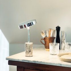 Starlight LED genopladelig bordlampe krom med gr marmor