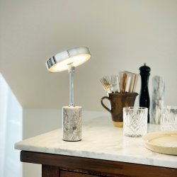 Starlight LED genopladelig bordlampe krom med gr marmor