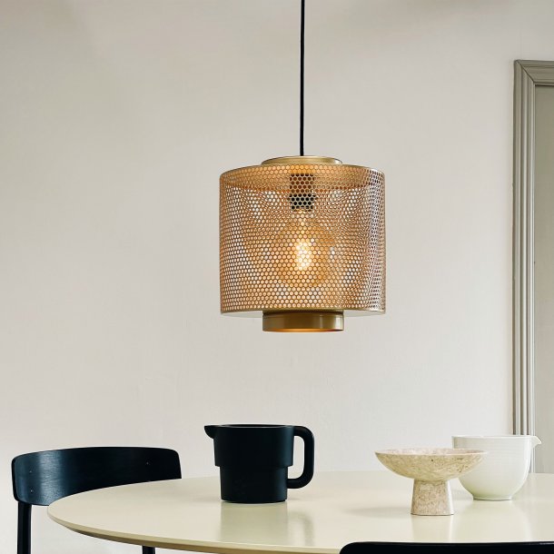 French collection: Pau pendant light with brass mesh