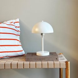 Stockholm LED bordlampe Perlehvid - Version 2.0