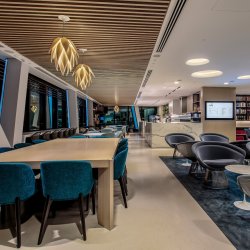 Jeremy Cole BUD small white