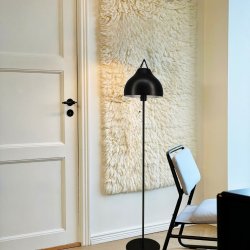 Pyra gulvlampe sort 