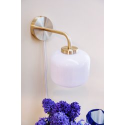  Arp D15 opal/brass wall lamp