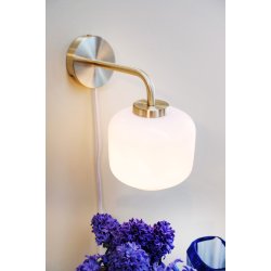  Arp D15 opal/brass wall lamp